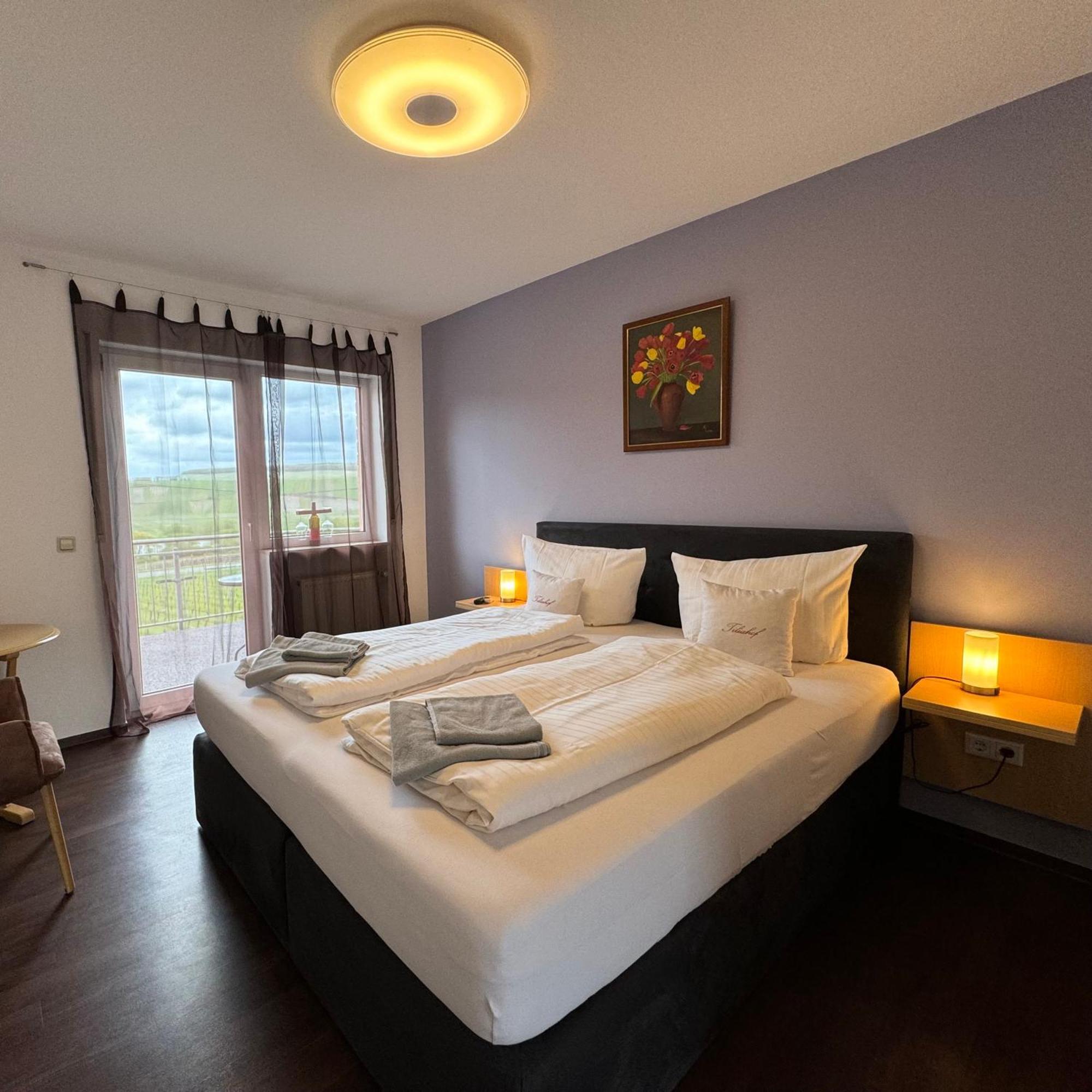 Weingut Tiliahof Bed & Breakfast Браунеберг Екстериор снимка