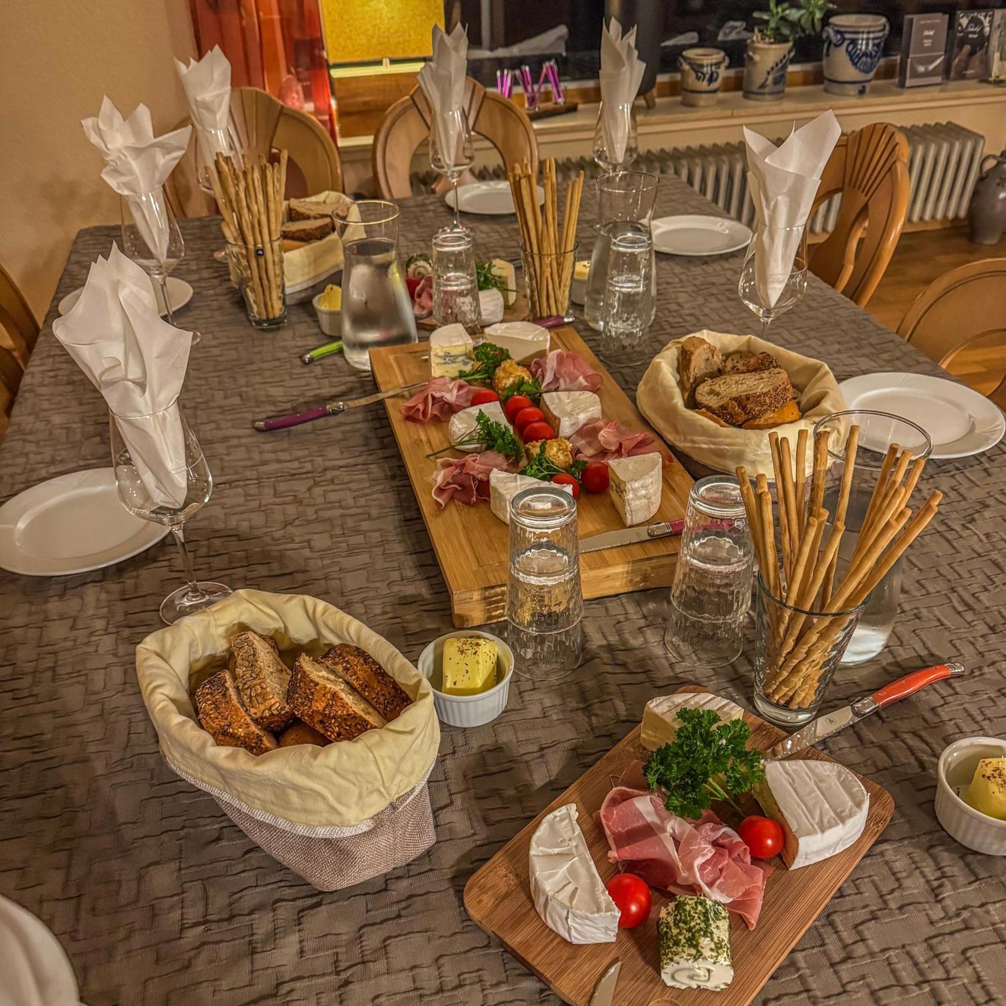Weingut Tiliahof Bed & Breakfast Браунеберг Екстериор снимка