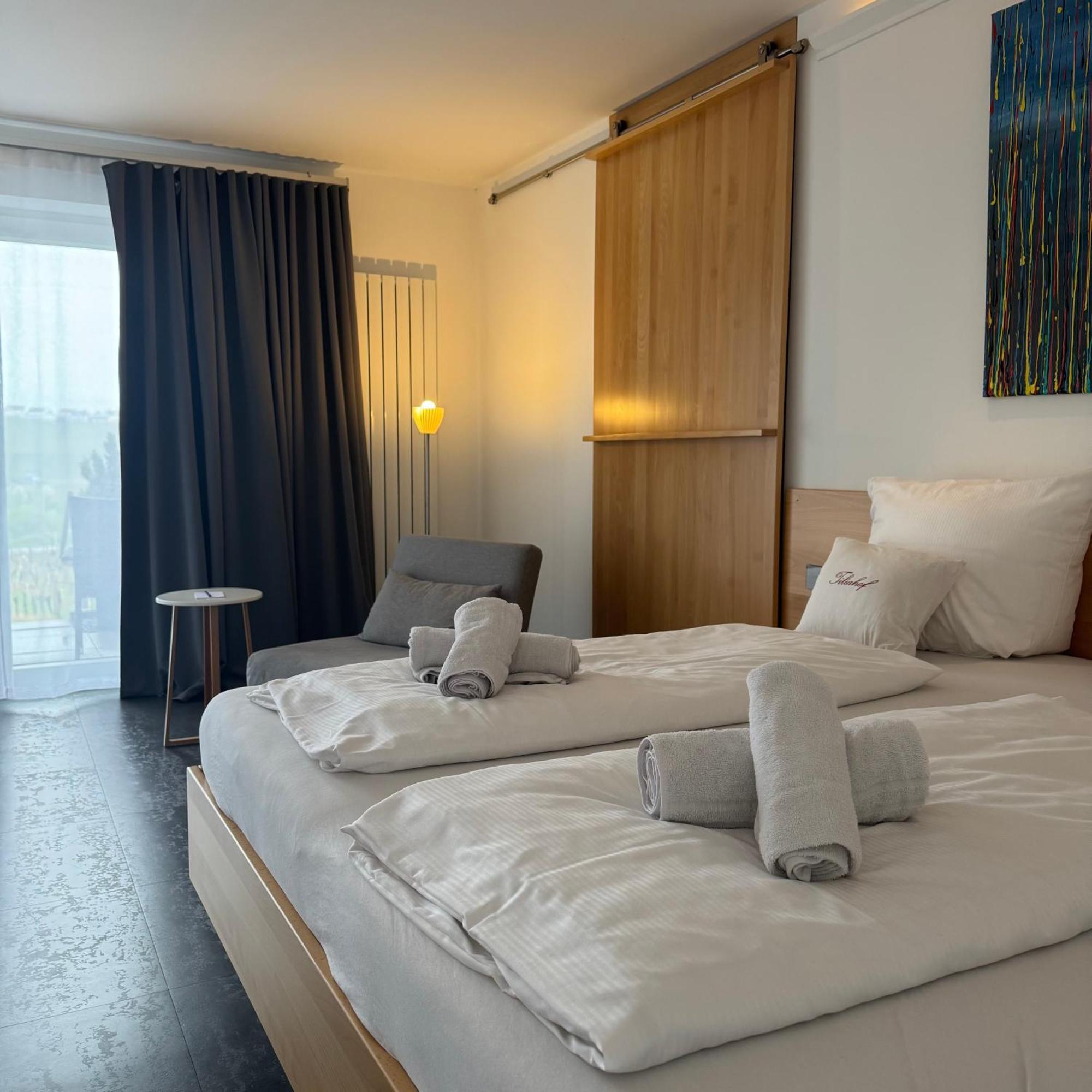 Weingut Tiliahof Bed & Breakfast Браунеберг Екстериор снимка